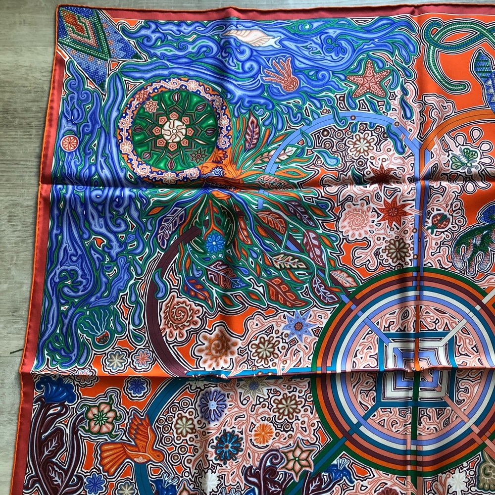 Authentic Hermes silk scarf 90cm - Picture 3 of 7
